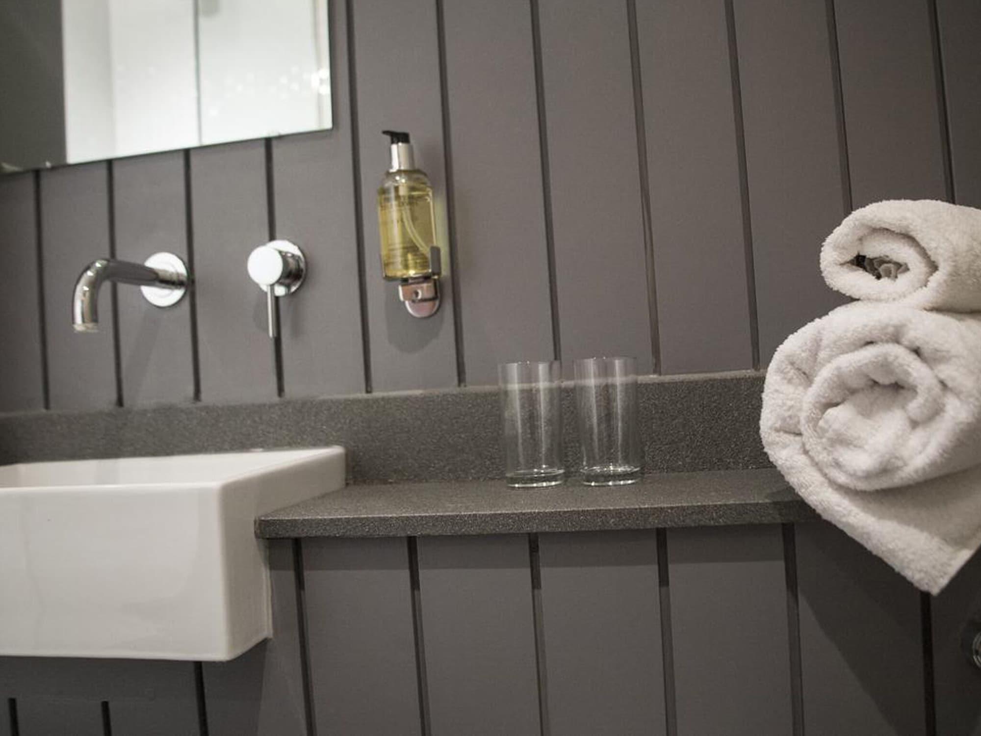 ホテル The Ragged Cot Minchinhampton エクステリア 写真