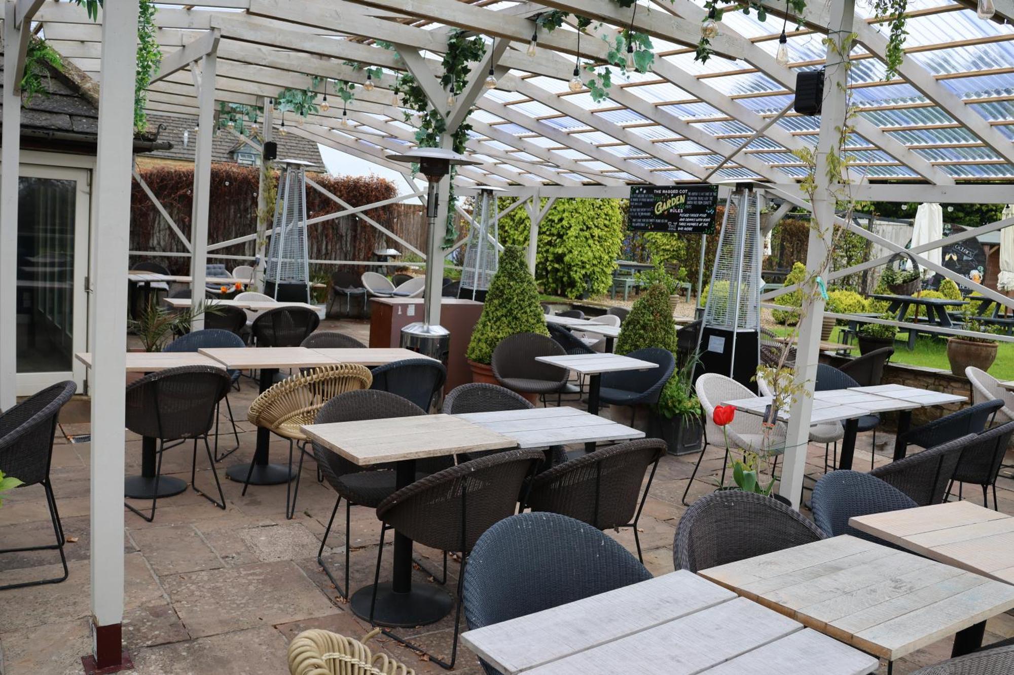 ホテル The Ragged Cot Minchinhampton エクステリア 写真