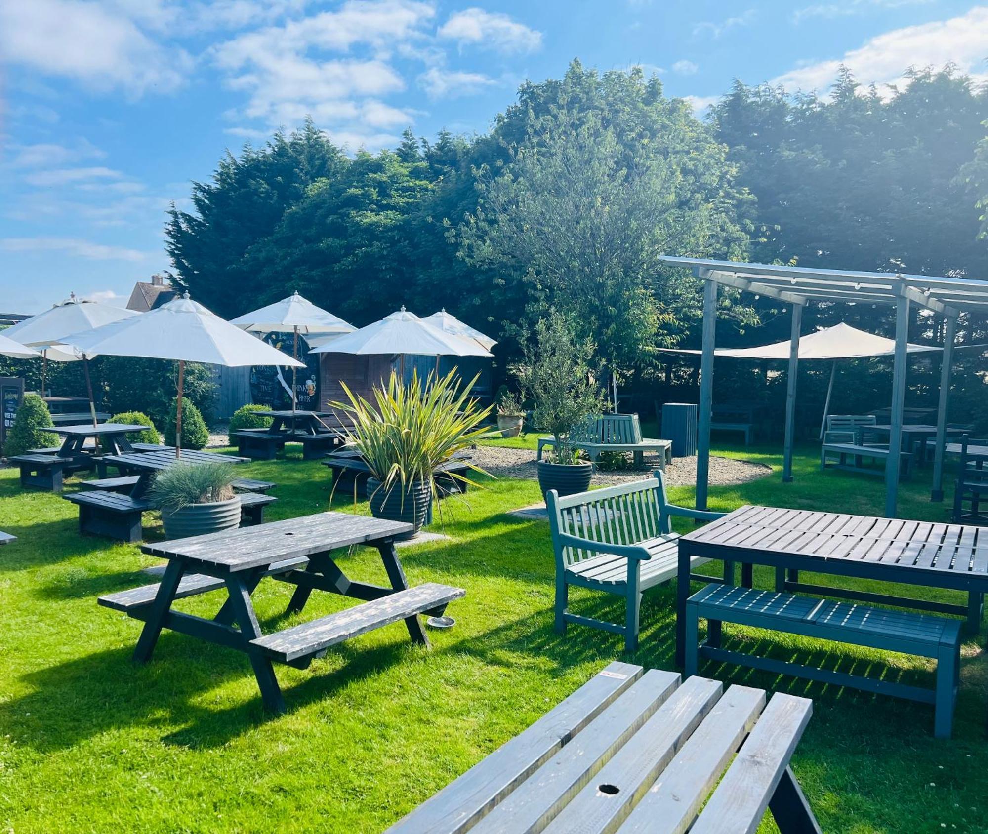 ホテル The Ragged Cot Minchinhampton エクステリア 写真