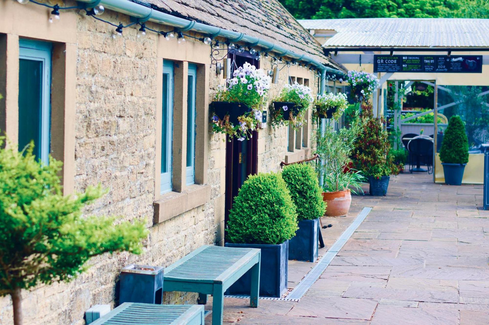 ホテル The Ragged Cot Minchinhampton エクステリア 写真