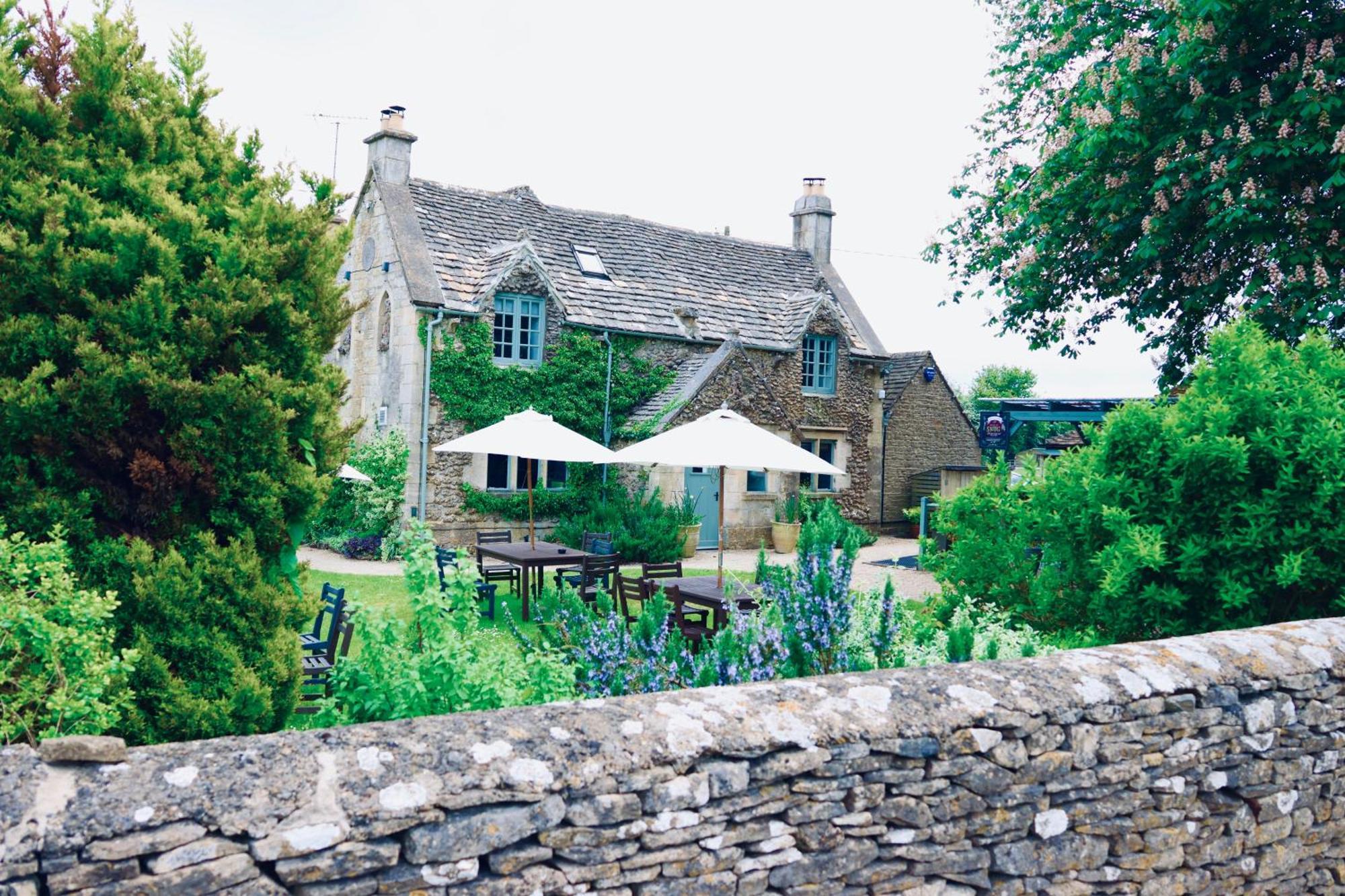 ホテル The Ragged Cot Minchinhampton エクステリア 写真
