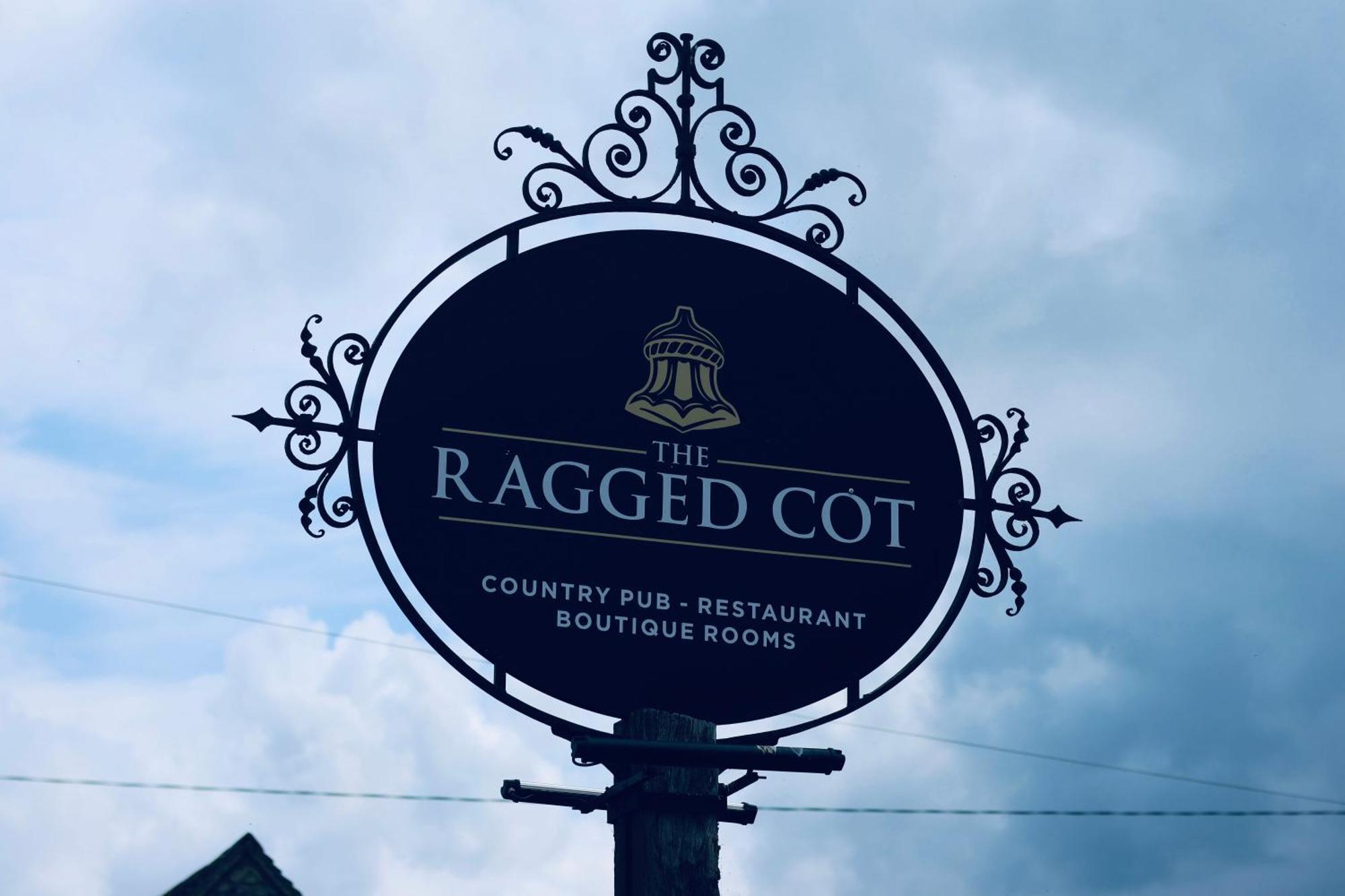 ホテル The Ragged Cot Minchinhampton エクステリア 写真