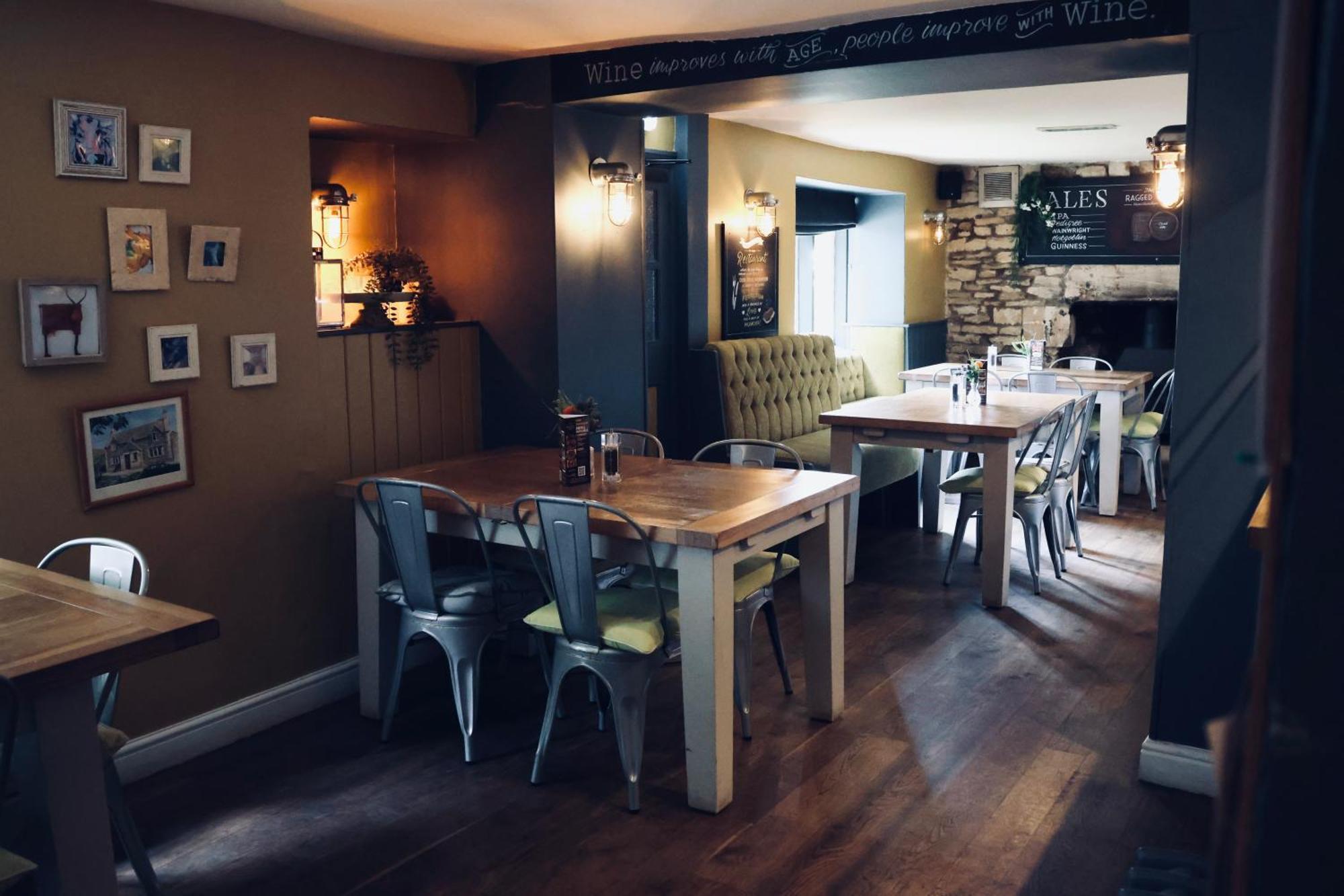 ホテル The Ragged Cot Minchinhampton エクステリア 写真